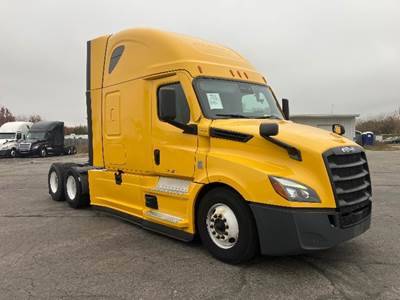 Freightliner Cascadia 126 Sleeper Semi Truck - 72" Integral Sleeper, 455HP, 12 Speed Automatic