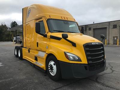 Freightliner Cascadia 126 Sleeper Semi Truck - 72" Integral Sleeper, 455HP, 12 Speed Automatic