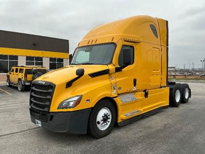 Freightliner Cascadia 126 Sleeper Semi Truck - 72" Integral Sleeper, 455HP, 12 Speed Automatic