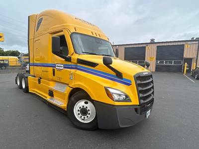 Freightliner Cascadia 126 Sleeper Semi Truck - 72" Integral Sleeper, 455HP, 12 Speed Automatic