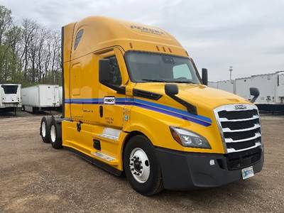 Freightliner Cascadia 126 Sleeper Semi Truck - 72" Integral Sleeper, 455HP, 12 Speed Automatic