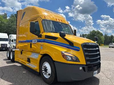 Freightliner Cascadia 126 Sleeper Semi Truck - 72" Integral Sleeper, 455HP, 12 Speed Automatic