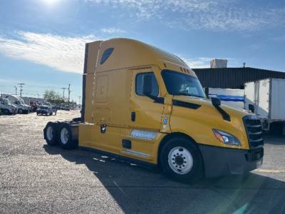 Freightliner Cascadia 126 Sleeper Semi Truck - 72" Integral Sleeper, 455HP, 12 Speed Automatic