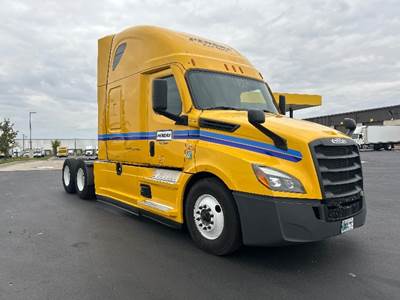 Freightliner Cascadia 126 Sleeper Semi Truck - 72" Integral Sleeper, 455HP, 12 Speed Automatic