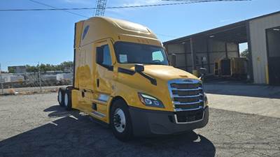 Freightliner Cascadia 126 Sleeper Semi Truck - 72" Integral Sleeper, 455HP, 12 Speed Automatic