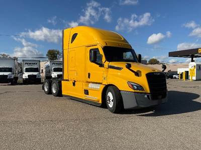 Freightliner Cascadia 126 Sleeper Semi Truck - 72" Integral Sleeper, 455HP, 12 Speed Automatic