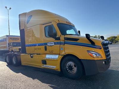 Freightliner Cascadia 126 Sleeper Semi Truck - 72" Integral Sleeper, 455HP, 12 Speed Automatic