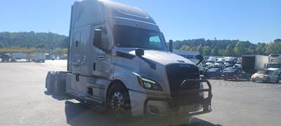 Freightliner Cascadia 126 Sleeper Semi Truck - 72" Integral Sleeper, 455HP, 12 Speed Automatic