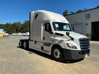 Freightliner Cascadia 126 Sleeper Semi Truck - 72" Integral Sleeper, 455HP, 12 Speed Automatic