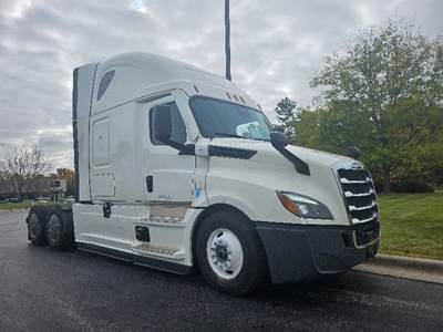 Freightliner Cascadia 126 Sleeper Semi Truck - 72" Integral Sleeper, 455HP, 12 Speed Automatic