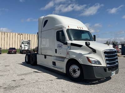 Freightliner Cascadia 126 Sleeper Semi Truck - 72" Integral Sleeper, 455HP, 12 Speed Automatic