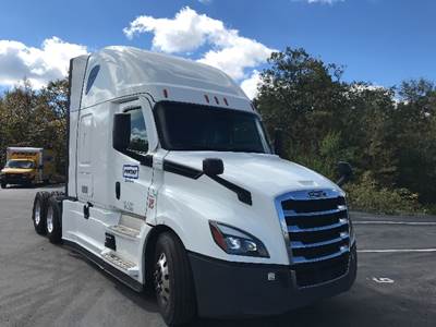 Freightliner Cascadia 126 Sleeper Semi Truck - 72" Integral Sleeper, 475HP, 12 Speed Automatic