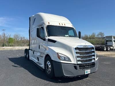 Freightliner Cascadia 126 Sleeper Semi Truck - 72" Integral Sleeper, 455HP, 12 Speed Automatic