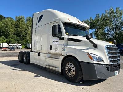 Freightliner Cascadia 126 Sleeper Semi Truck - 72" Integral Sleeper, 455HP, 12 Speed Automatic