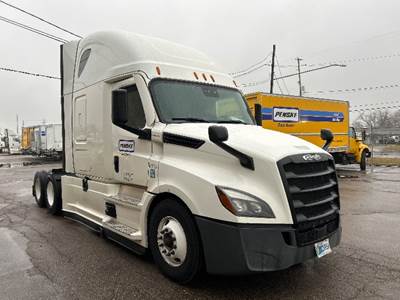 Freightliner Cascadia 126 Sleeper Semi Truck - 72" Integral Sleeper, 455HP, 12 Speed Automatic