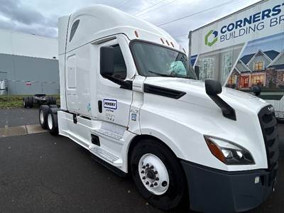 Freightliner Cascadia 126 Sleeper Semi Truck - 72" Integral Sleeper, 455HP, 12 Speed Automatic