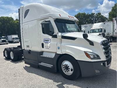Freightliner Cascadia 126 Sleeper Semi Truck - 72" Integral Sleeper, 475HP, 12 Speed Automatic