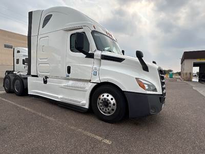 Freightliner Cascadia 126 Sleeper Semi Truck - 72" Integral Sleeper, 455HP, 12 Speed Automatic