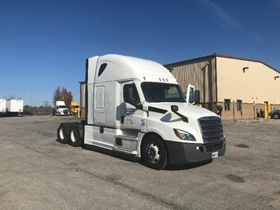 Freightliner Cascadia 126 Sleeper Semi Truck - 72" Integral Sleeper, 455HP, 12 Speed Automatic