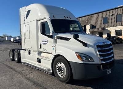 Freightliner Cascadia 126 Sleeper Semi Truck - 72" Integral Sleeper, 455HP, 12 Speed Automatic