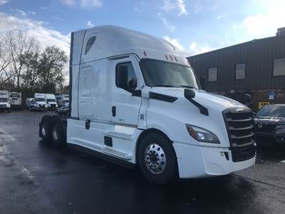 Freightliner Cascadia 126 Sleeper Semi Truck - 72" Integral Sleeper, 455HP, 12 Speed Automatic