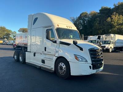 Freightliner Cascadia 126 Sleeper Semi Truck - 72" Integral Sleeper, 455HP, 12 Speed Automatic