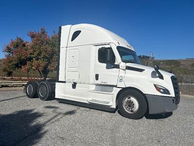 Freightliner Cascadia 126 Sleeper Semi Truck - 72" Integral Sleeper, Cummins 470HP, 12 Speed Automatic