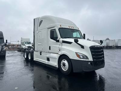 Freightliner Cascadia 126 Sleeper Semi Truck - 72" Integral Sleeper, 455HP, 12 Speed Automatic