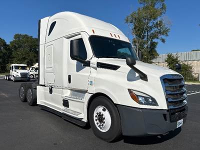Freightliner Cascadia 126 Sleeper Semi Truck - 72" Integral Sleeper, 455HP, 12 Speed Automatic