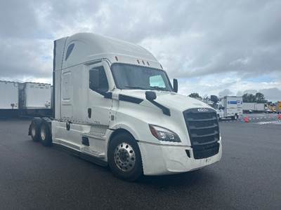 Freightliner Cascadia 126 Sleeper Semi Truck - 72" Integral Sleeper, 455HP, 12 Speed Automatic
