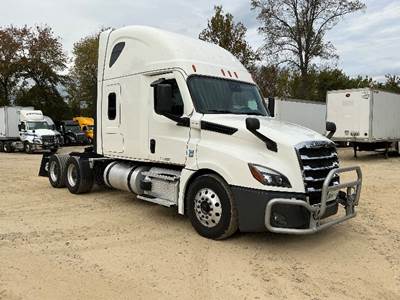 Freightliner Cascadia 126 Sleeper Semi Truck - 72" Integral Sleeper, 455HP, 12 Speed Automatic