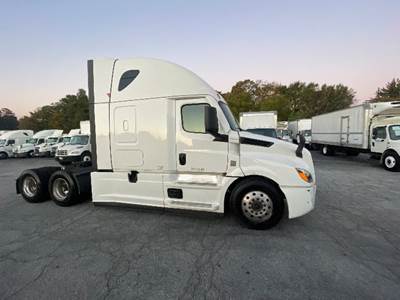 Freightliner Cascadia 126 Sleeper Semi Truck - 72" Integral Sleeper, 475HP, 12 Speed Automatic