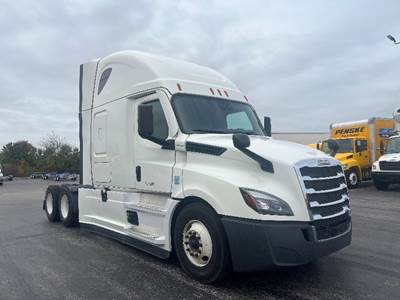 Freightliner Cascadia 126 Sleeper Semi Truck - 72" Integral Sleeper, 455HP, 12 Speed Automatic