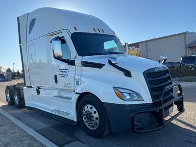 Freightliner Cascadia 126 Sleeper Semi Truck - 72" Integral Sleeper, Cummins 470HP, 12 Speed Automatic
