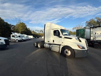 Freightliner Cascadia 126 Sleeper Semi Truck - 48" Integral Sleeper, 455HP, 12 Speed Automatic