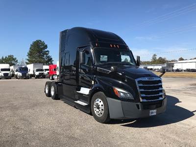 Freightliner Cascadia 126 Sleeper Semi Truck - 72" Integral Sleeper, 455HP, 12 Speed Automatic