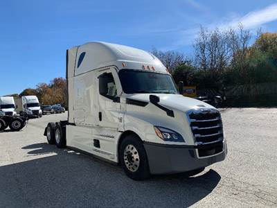 Freightliner Cascadia 126 Sleeper Semi Truck - 72" Integral Sleeper, 400HP, 12 Speed Automatic
