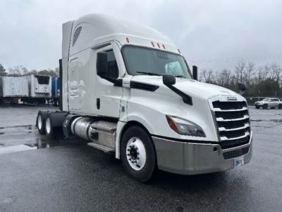 Freightliner Cascadia 126 Sleeper Semi Truck - 72" Integral Sleeper, 455HP, 12 Speed Automatic