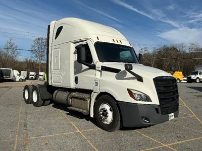 Freightliner Cascadia 126 Sleeper Semi Truck - 72" Integral Sleeper, 475HP, 10 Speed Manual