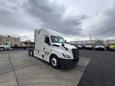 Freightliner Cascadia 126 Sleeper Semi Truck - 72" Integral Sleeper, 455HP, 12 Speed Automatic