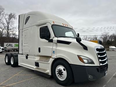 Freightliner Cascadia 126 Sleeper Semi Truck - 72" Integral Sleeper, 455HP, 12 Speed Automatic