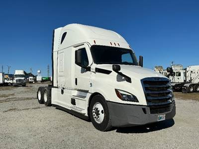 Freightliner Cascadia 126 Sleeper Semi Truck - 72" Integral Sleeper, 455HP, 12 Speed Automatic