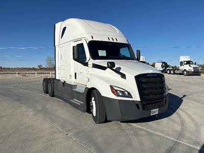 Freightliner Cascadia 126 Sleeper Semi Truck - 72" Integral Sleeper, 455HP, 12 Speed Automatic