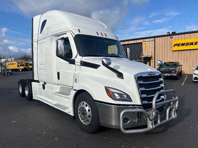 Freightliner Cascadia 126 Sleeper Semi Truck - 72" Integral Sleeper, 455HP, 12 Speed Automatic