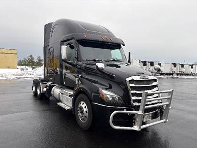 Freightliner Cascadia 126 Sleeper Semi Truck - 72" Integral Sleeper, 455HP, 12 Speed Automatic