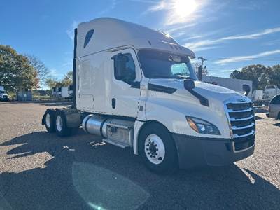 Freightliner Cascadia 126 Sleeper Semi Truck - 72" Integral Sleeper, 455HP, 12 Speed Automatic