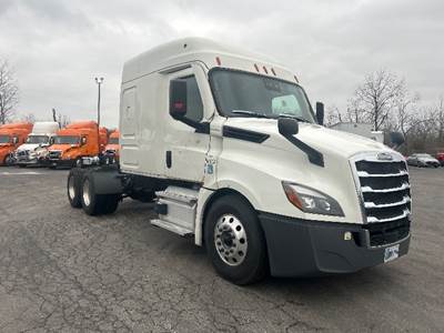 Freightliner Cascadia 126 Single Axle Sleeper Semi Truck - 72" Integral Sleeper, 450HP, 12 Speed Automatic