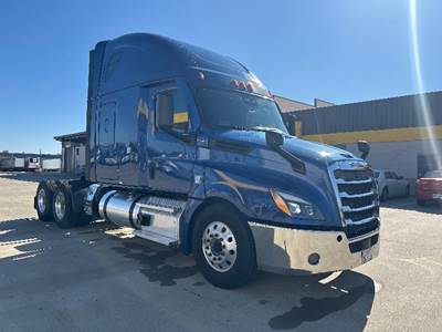 Freightliner Cascadia 126 Sleeper Semi Truck - 72" Integral Sleeper, 455HP, 12 Speed Automatic