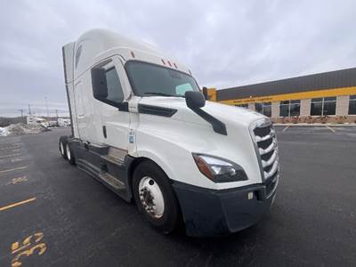 Freightliner Cascadia 126 Sleeper Semi Truck - 72" Integral Sleeper, 455HP, 12 Speed Automatic