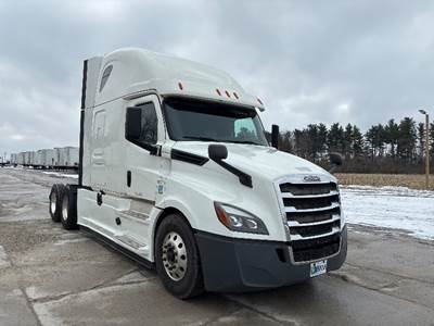 Freightliner Cascadia 126 Sleeper Semi Truck - 72" Integral Sleeper, 455HP, 12 Speed Automatic